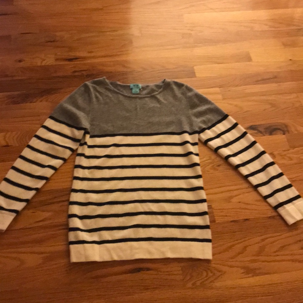Two Bees Cashmere Womens Sweater